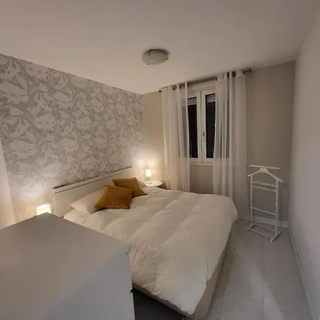 El De Lola Daire Mogro